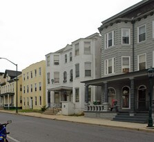 228-230 Summit Ave in Hagerstown, MD - Building Photo