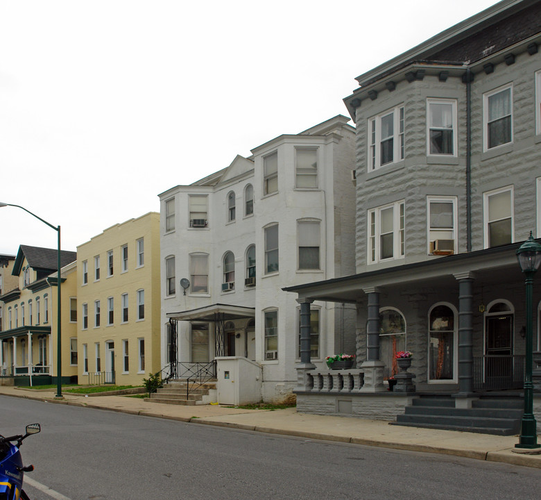 228-230 Summit Ave in Hagerstown, MD - Building Photo