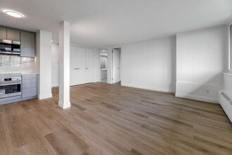 Ramsden Place in Toronto, ON - Building Photo - Interior Photo