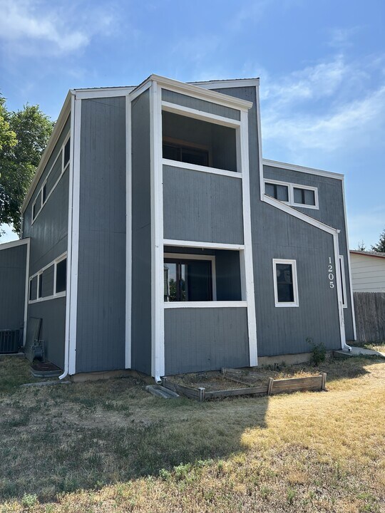 1205 Nantucket St in Windsor, CO - Building Photo