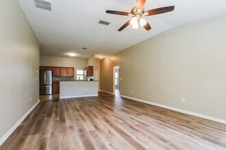320 Bella Rosa Cir in Sanford, FL - Building Photo - Building Photo