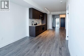 117-3117 Broadway Ave in Toronto, ON - Building Photo - Building Photo
