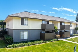 Pine Meadows Apartments in Concord, CA - Building Photo