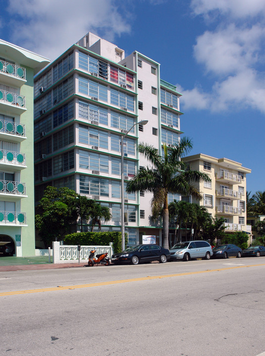 Saxo in Miami Beach, FL - Foto de edificio