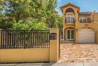 3065 Allamanda St in Miami, FL - Building Photo - Building Photo