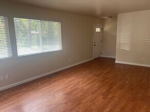 1219 Burbank Ave in Santa Rosa, CA - Building Photo - Building Photo