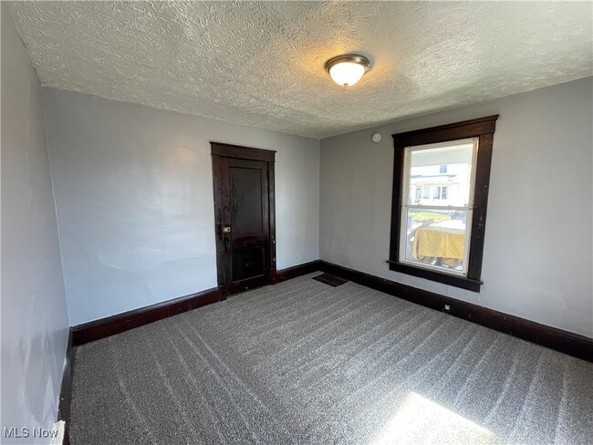 1052 Yale St in Akron, OH - Building Photo - Building Photo