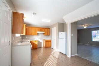 2703 Clayton Oaks Dr in Dallas, TX - Building Photo - Building Photo