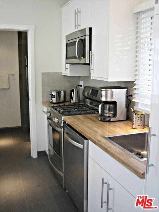 property at 4125 Huron Ave