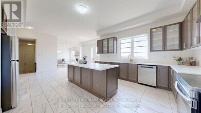 16 Slater Ct in East Gwillimbury, ON - Building Photo - Building Photo