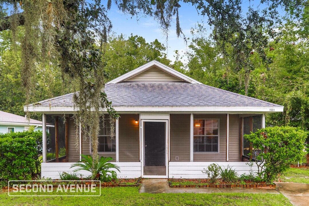 1531 Brook Forest Dr in Jacksonville, FL - Foto de edificio