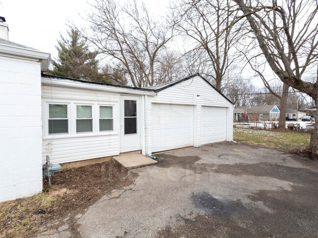 2113 Medford Ave in Indianapolis, IN - Building Photo - Building Photo