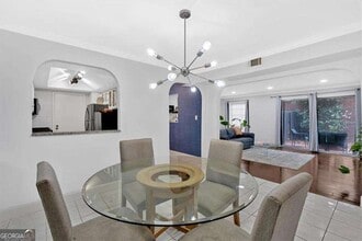6851 Roswell Rd in Atlanta, GA - Building Photo - Building Photo