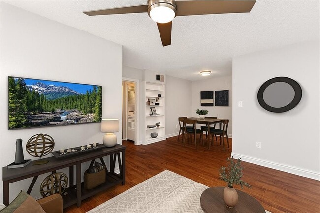 2401 Manor Rd in Austin, TX - Foto de edificio - Building Photo