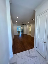 324 Saint Thomas Ln in Baton Rouge, LA - Building Photo - Building Photo