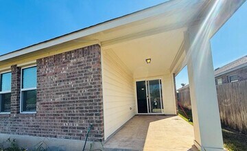 1320 Walden Pond Dr in Pflugerville, TX - Building Photo - Building Photo