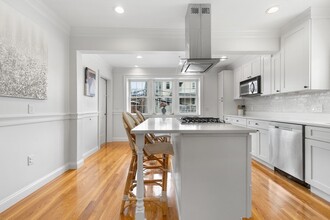 14 Morrow Rd in Boston, MA - Foto de edificio - Building Photo