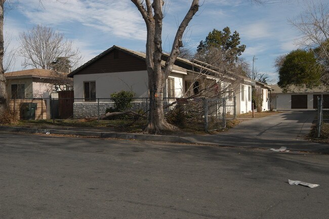 1364 Wall Ave in San Bernardino, CA - Building Photo - Building Photo