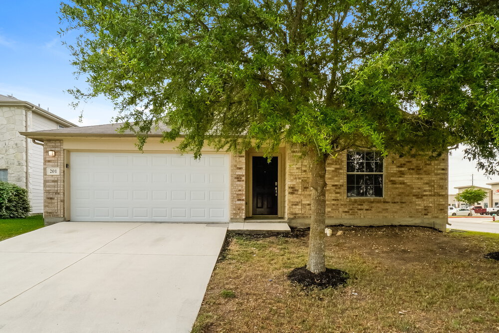 201 Longhorn Way in Cibolo, TX - Building Photo