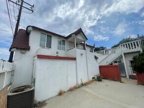 1131 E Whiting Ave, Unit 1131 e whiting in Fullerton, CA - Building Photo - Building Photo