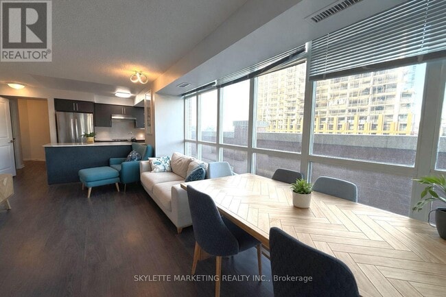 125 Western Battery Rd in Toronto, ON - Building Photo - Building Photo