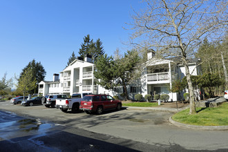 The Signature Apartments & Townhomes in Silverdale, WA - Building Photo - Building Photo