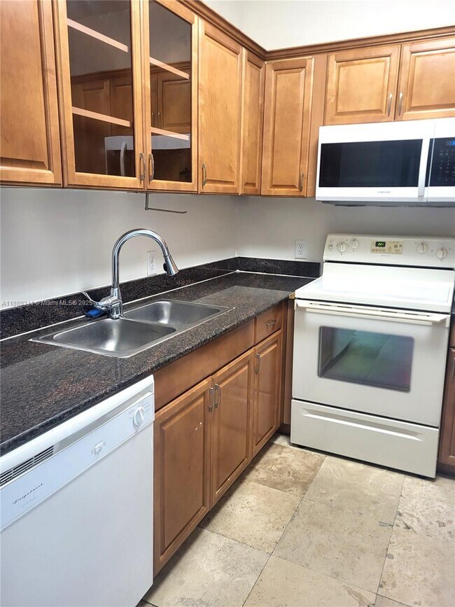 1016 71st St in Miami Beach, FL - Building Photo - Building Photo