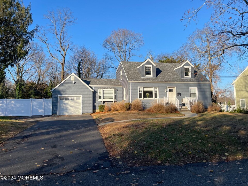 30 Wallace Ave in Ocean Township, NJ - Building Photo