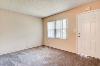 1214 Dunbar St in Altamonte Springs, FL - Building Photo - Building Photo