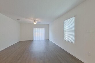 31914 Katelin Cir in Leesburg, FL - Building Photo - Building Photo