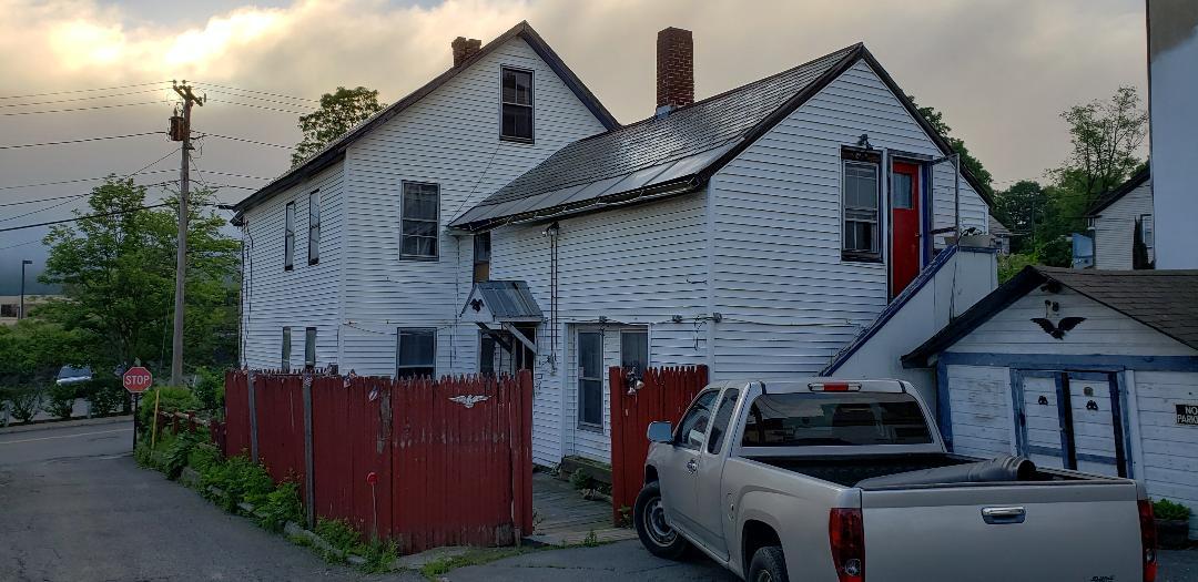 21 S Main St, Unit 21 S. Main St. Apt. 104 in Brattleboro, VT - Foto de edificio