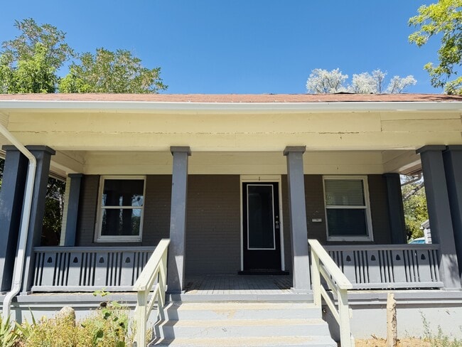 property at 578 E 21st St
