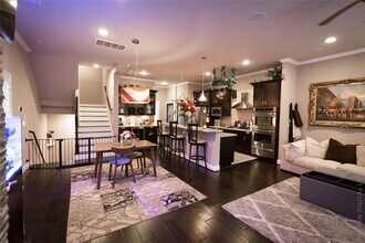 1204 Cushing St in Houston, TX - Building Photo - Building Photo