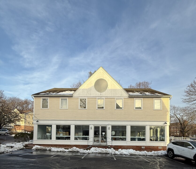 170 Post Rd W in Westport, CT - Building Photo