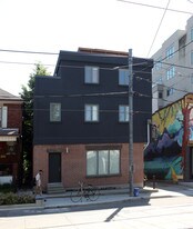 461 Roncesvalles Ave in Toronto, ON - Building Photo