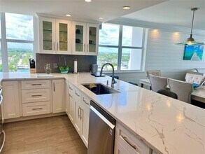 800 SE 20th Ave in Deerfield Beach, FL - Building Photo - Building Photo