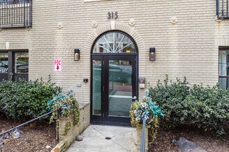 315 G St NE in Washington, DC - Foto de edificio - Building Photo