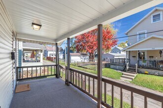 1017 Mosley Ct SW in Canton, OH - Building Photo - Building Photo