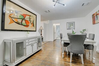 706 Beaumont St in Anahuac, TX - Building Photo - Building Photo