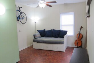 774 S 3rd St, Unit G in Philadelphia, PA - Building Photo - Building Photo