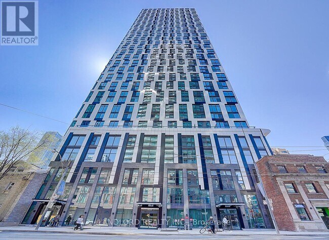 252-252 Church St in Toronto, ON - Building Photo - Building Photo