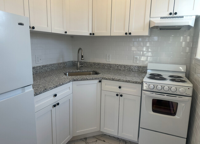 2000 Commonwealth Ave, Unit 2018-45 in Boston, MA - Building Photo - Building Photo