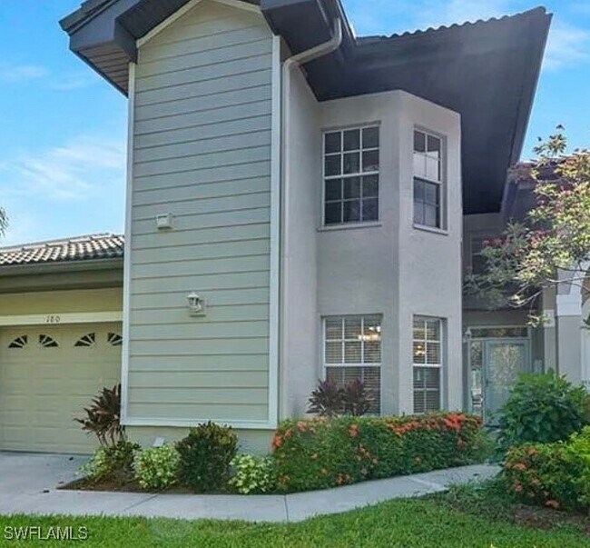 240 Via Perignon in Naples, FL - Foto de edificio - Building Photo