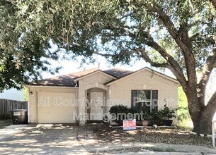 715 Grants Canyon in San Antonio, TX - Building Photo - Building Photo