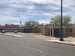 8100 Alameda Ave in El Paso, TX - Building Photo - Building Photo