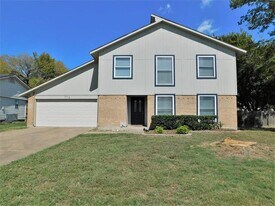 219 Wildfire Dr in Lewisville, TX - Building Photo