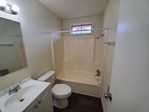 910 Fiske St in Durham, NC - Foto de edificio - Building Photo