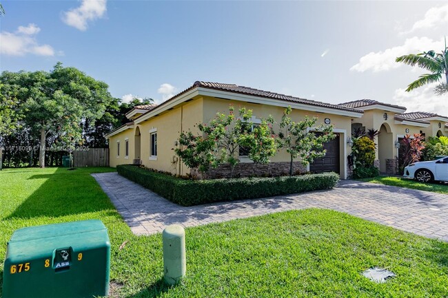 3312 NE 11th Dr in Homestead, FL - Building Photo - Building Photo