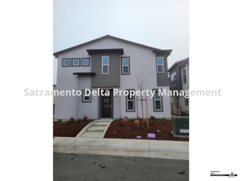 4451 Ocean Ln in Elk Grove, CA - Building Photo