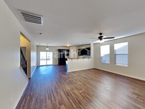 1241 Riverbirch Way in Hermitage, TN - Foto de edificio - Building Photo